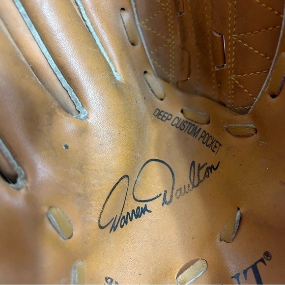 Regal Sports Youth Baseball Glove Darren Daulton Left 10” Leather Laced - Picture 8 of 8